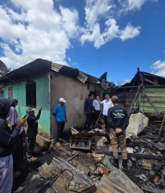 Wabup Argo Sumaiku Tinjau Korban Kebakaran di Desa Bongkudai, Pastikan Bantuan Segera Disalurkan